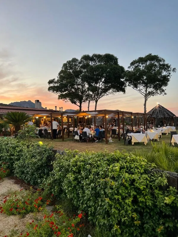 Outdoor tables at Il Fare Garden